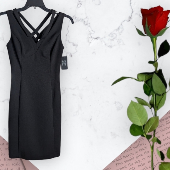 NWT Guess Little Black V-neck Dress Size 2 - Picture 2 of 8